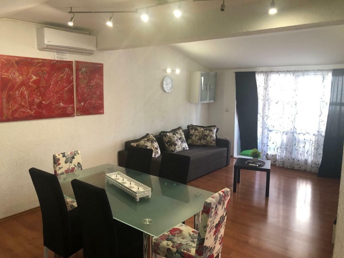 Apartment D&d